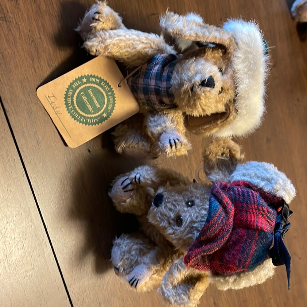 Boyd’s Bear and friends- set two dogs- Indy is written on tag